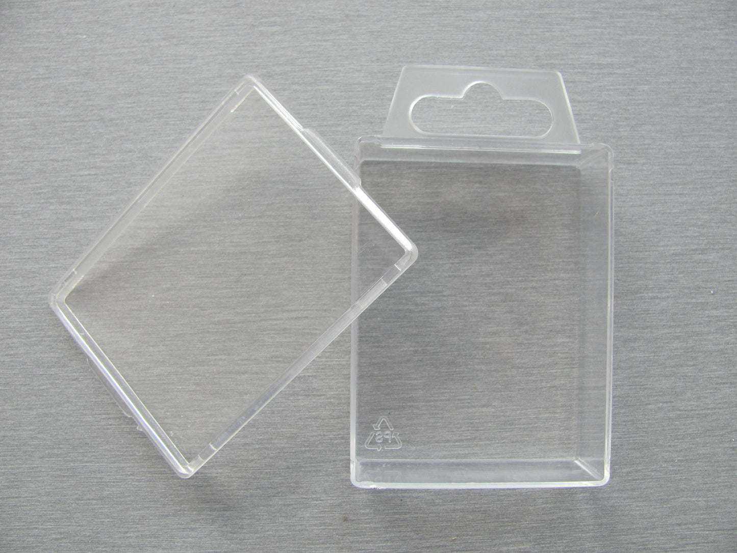Boîte en plastique avec cintre Euro